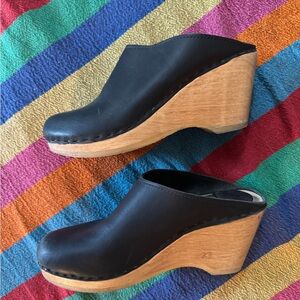 No. 6 new school clogs
